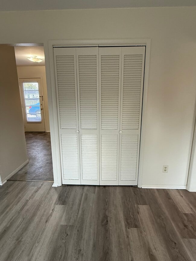 Building Photo - 1916/1918 Building