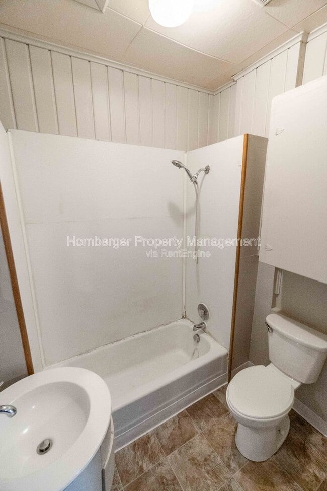 Building Photo - 1809 E 1st Ave