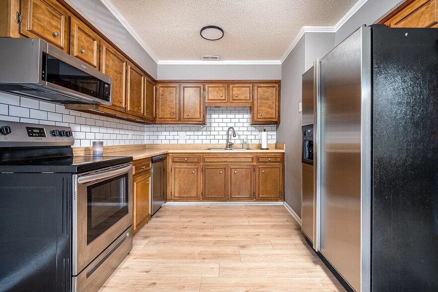 Building Photo - 5788 Brentwood Trce