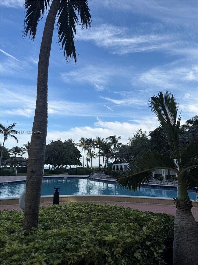 Building Photo - 3000 S Ocean Dr