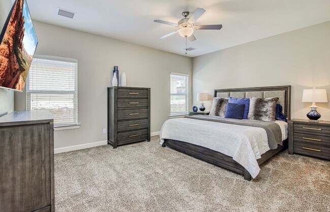 Building Photo - Furnished Eastside Beautiful 3 bed/2 baths for RENT Utilities & Wi-Fi INCLUDED