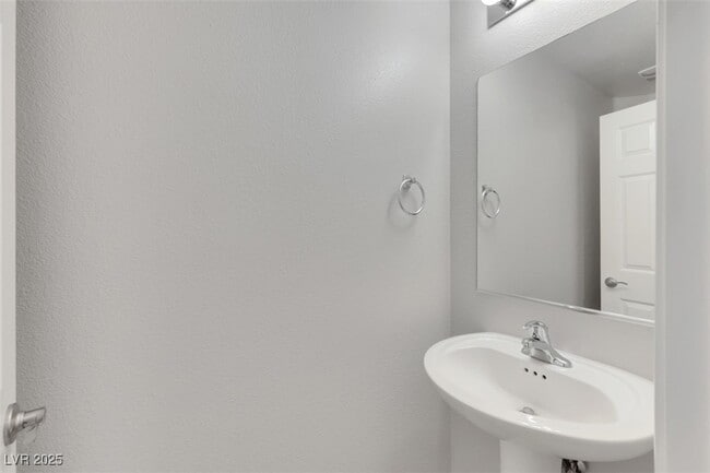 Building Photo - 1123 Bobby Basin Ave