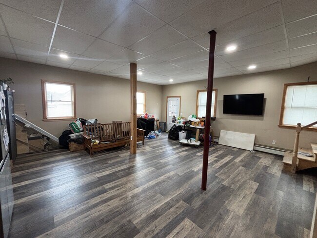 Building Photo - Hinckley Rd