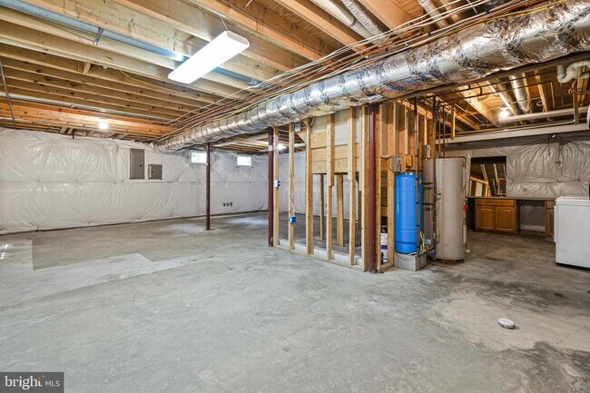 Building Photo - 1525 Walters Ln