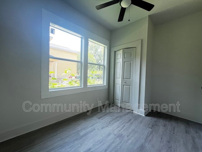 Building Photo - 627 Iberville St