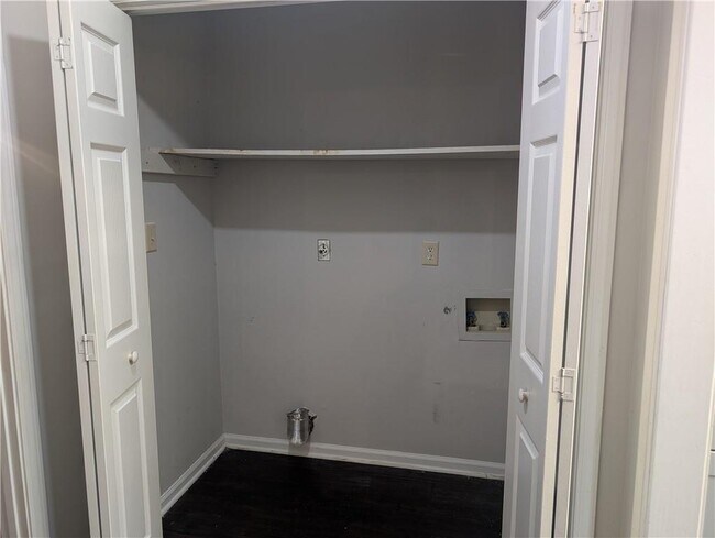 Building Photo - 155 Chesapeake Dr