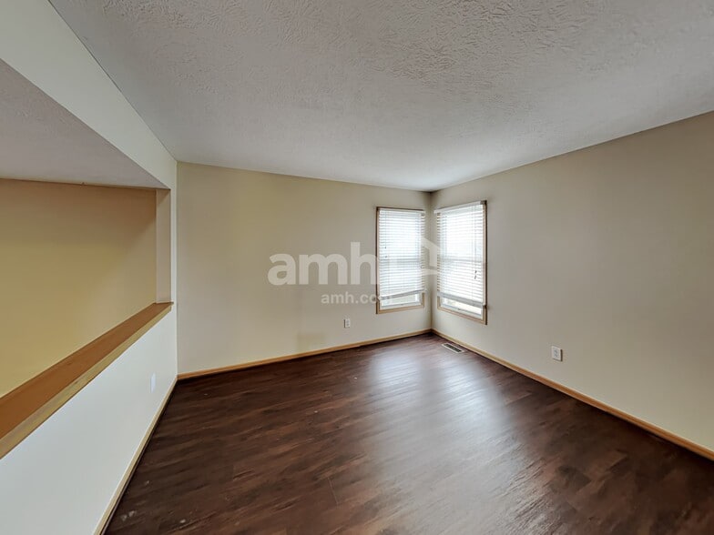 Building Photo - 1501 Scenic Valley Pl