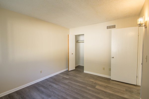 Building Photo - 224 Peppertree Ln