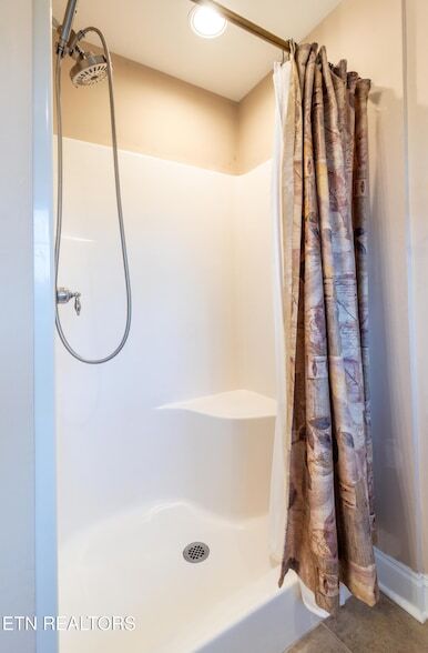 Building Photo - 8334 Bay Gardens Ln