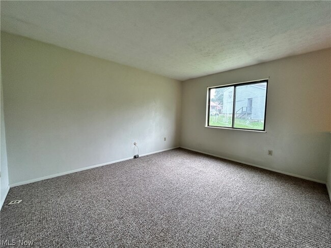 Building Photo - 123 Orchard Dr