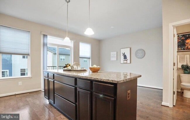 Building Photo - 105 Pintangle Ct