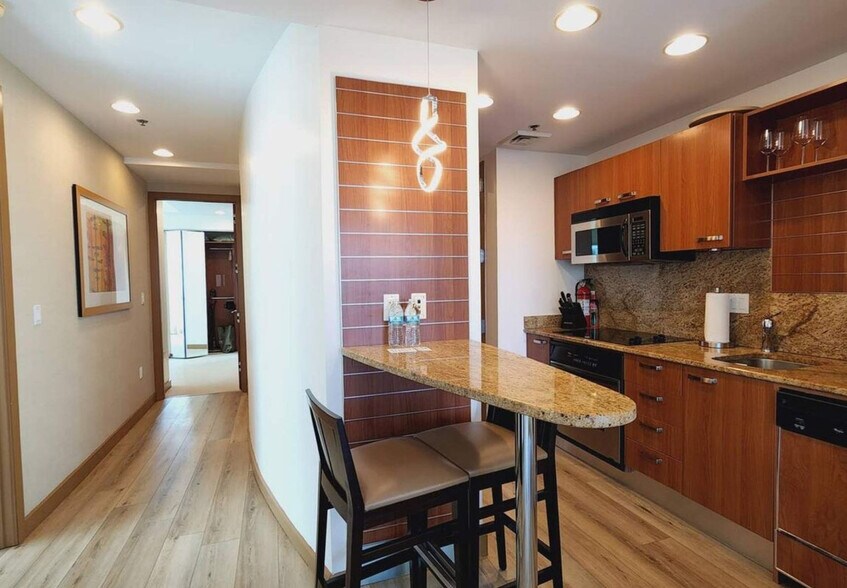 Building Photo - 1395 Brickell Ave