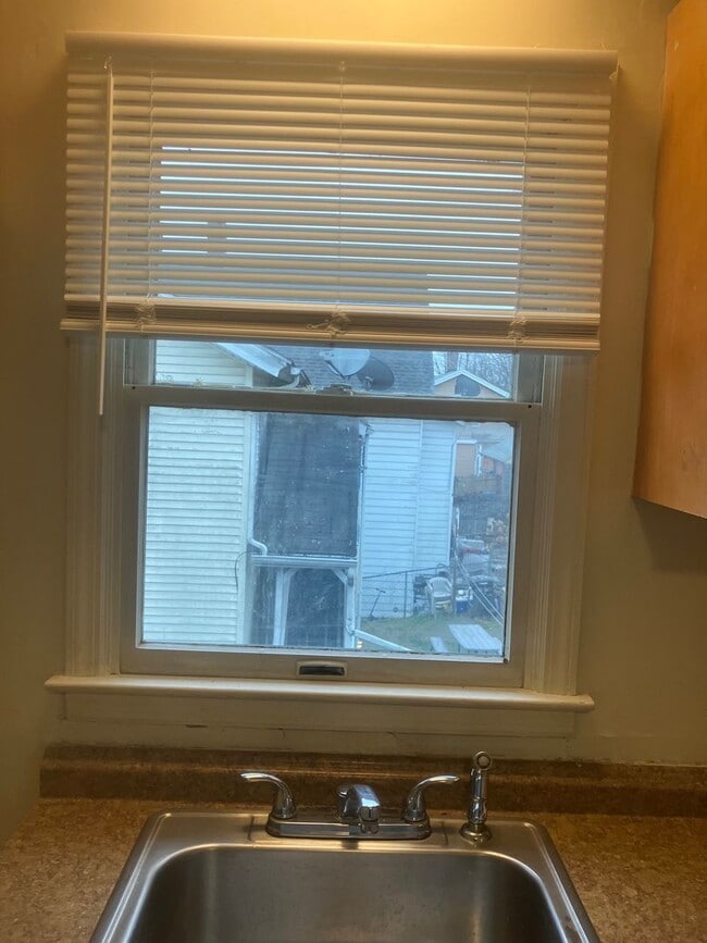 Building Photo - 114 Olivia St