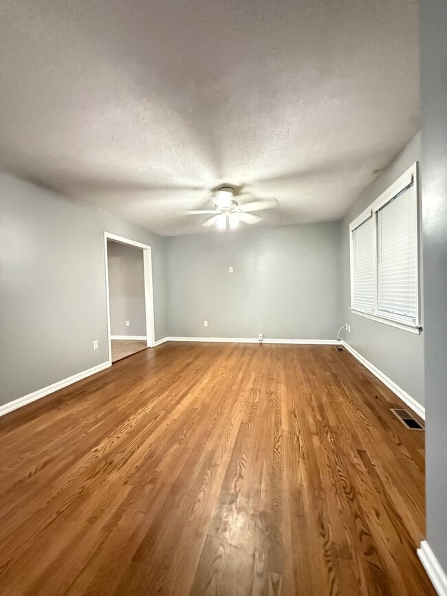 Building Photo - Charming 4-Bedroom Brick Ranch in Historic...