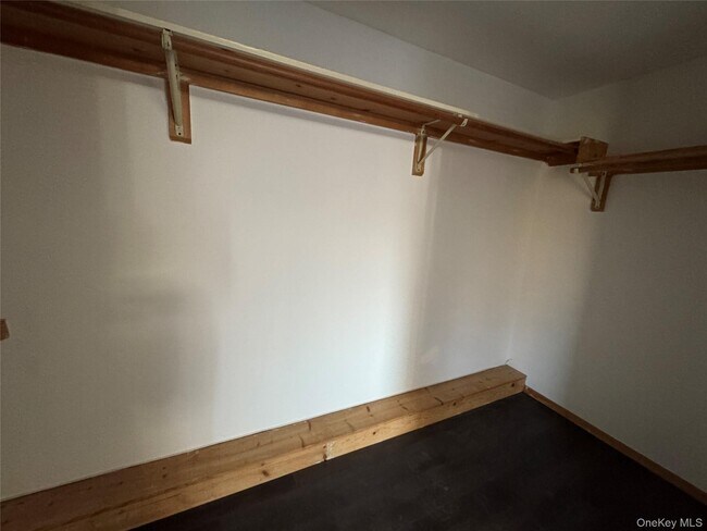 Building Photo - 906 Polk Ave