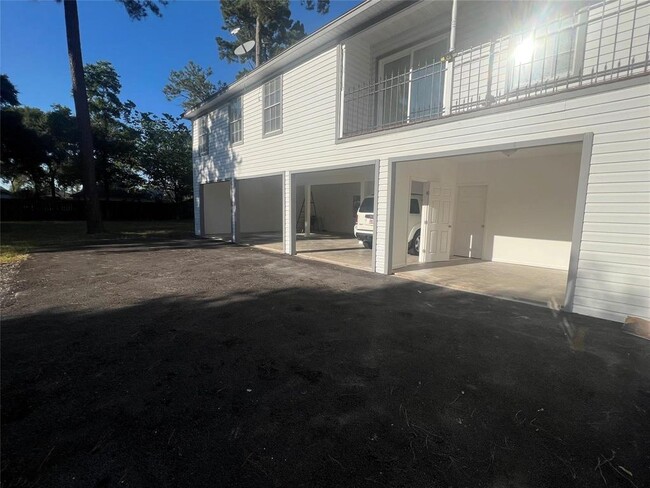 Building Photo - 3550 Mirror Ct