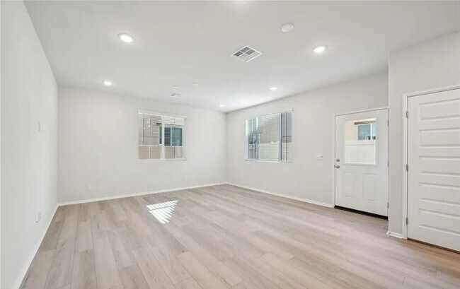 Building Photo - 40411 Via Cava