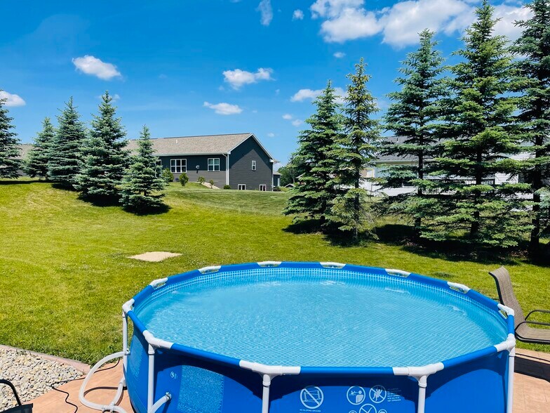 Building Photo - 5451 North Ave