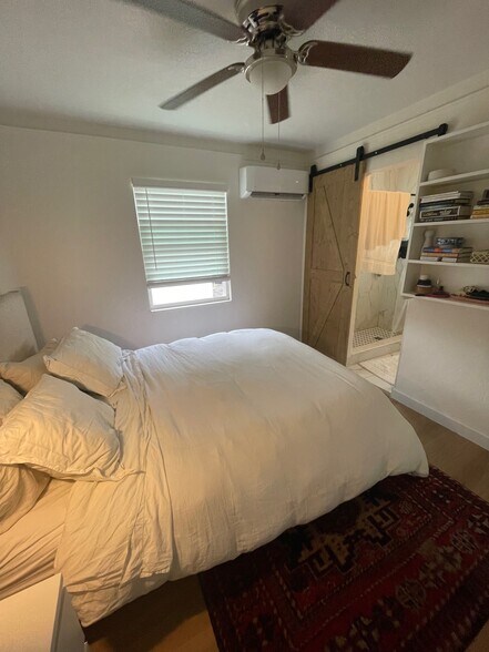 Bedroom 1 - showing built-in shelves - 1134 Bay St NE