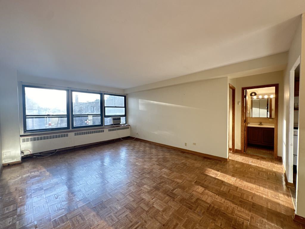 Building Photo - 4180 N Marine Dr
