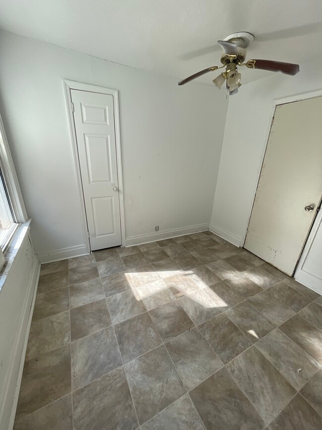 Building Photo - 5571 Era Ave