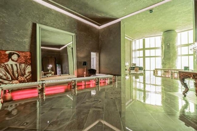 Building Photo - 465 Brickell Ave