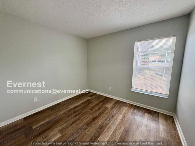 Building Photo - 4 Bed/2 Bath Home with Garage / Pet-Friendly / Coming Soon!