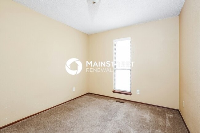 Building Photo - 3 Bedroom Pet-Friendly Home in Oklahoma City, OK with Main Street Renewal