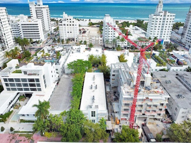 Building Photo - 1751 James Ave