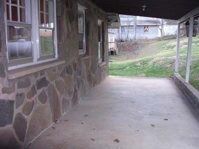 Building Photo - Nice 4 Bedroom Two Story Rock House near Lowes in Sylva available for year long lease beginning 8...