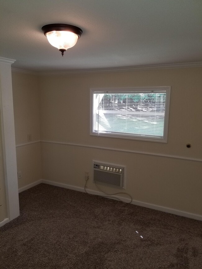 Building Photo - 1162 12 Oaks Cir