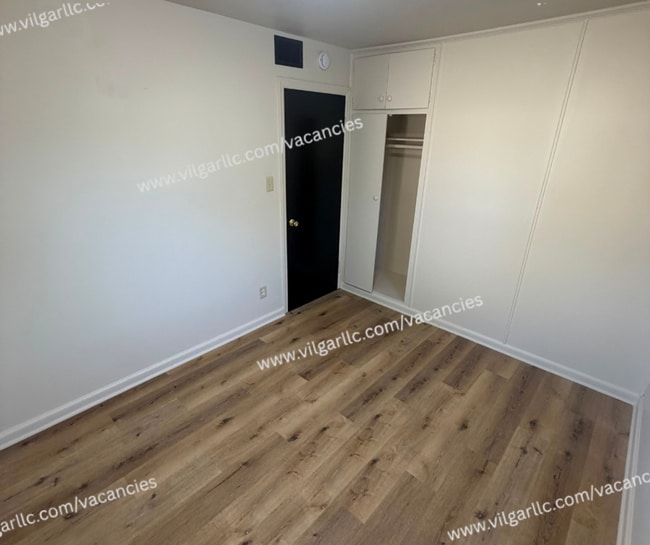 Building Photo - 727 Mount