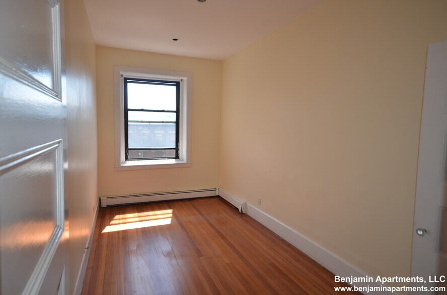 Building Photo - 470 Commonwealth Ave