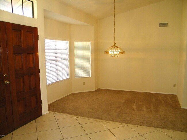 Building Photo - 10533 E Bella Vista Dr