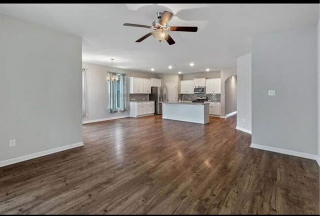 Building Photo - 2245 N Lake Michele Cir