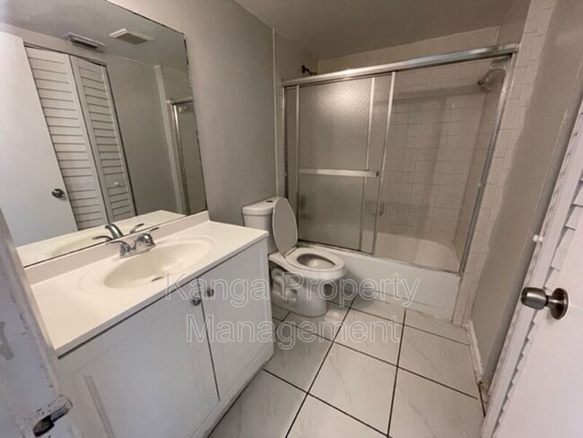 Building Photo - 11423 NW 35th St