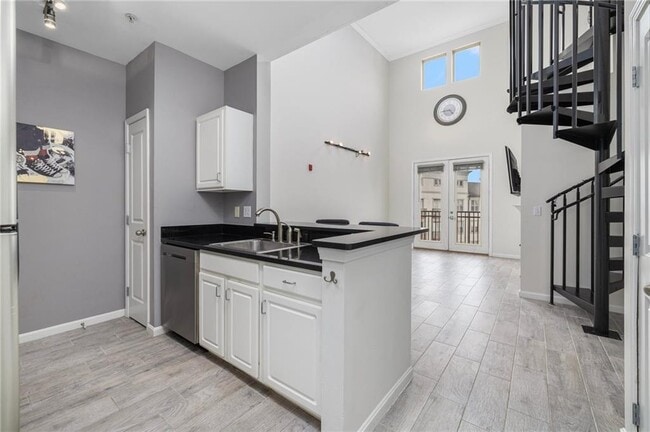 Building Photo - 1000 Providence Pl