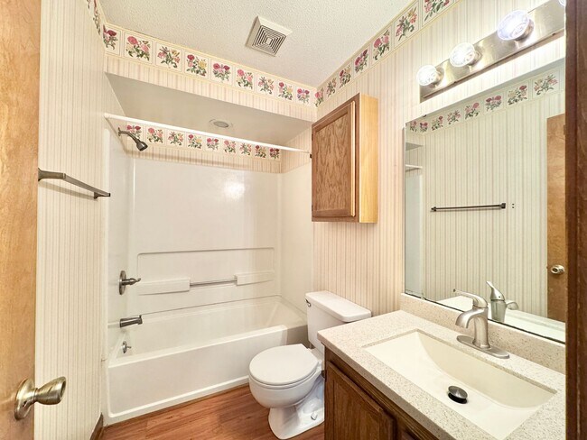 Building Photo - 2 Bedroom Townhome in Homeplace at Adams Farm