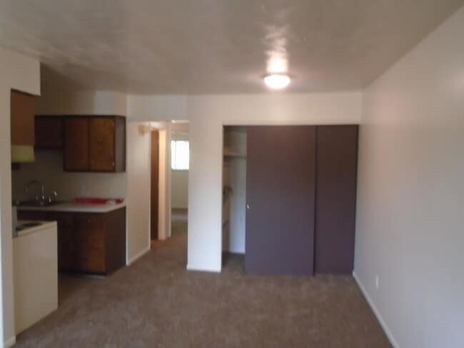 Building Photo - 2 BR Apt near Purdue University