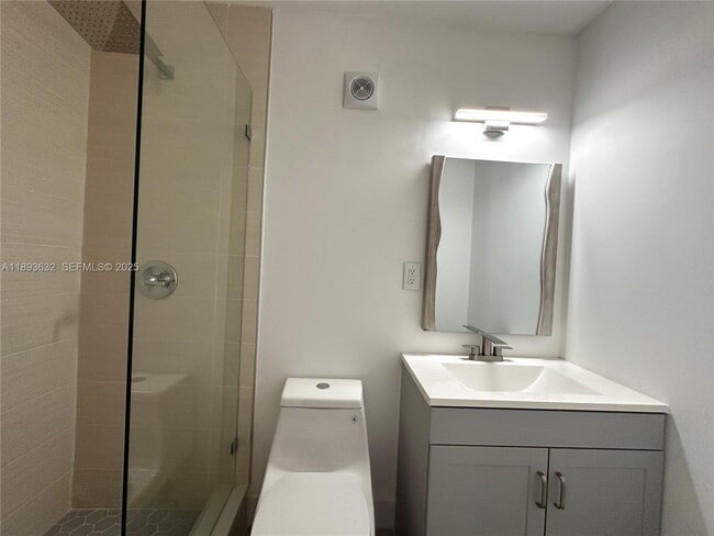 Building Photo - 3952 SW 136th Ave