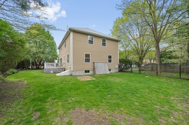 Building Photo - 2 Minuteman Ln