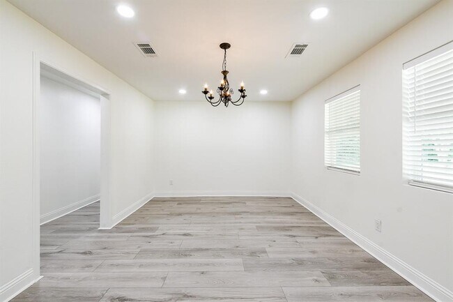 Building Photo - 527 FM 787