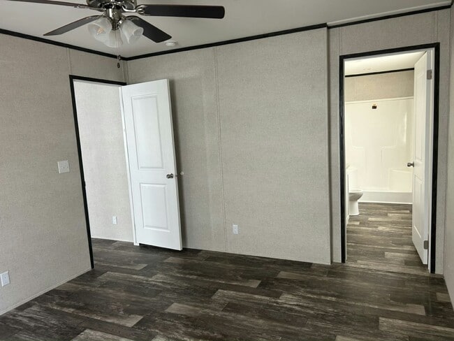 Building Photo - 14261 Isoba Ct