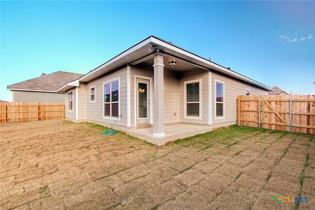 Building Photo - 1122 Lilac Ledge Dr
