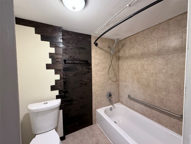 Building Photo - 2110 Wilcrest Dr