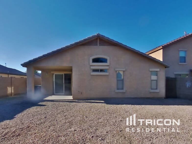 Building Photo - 2111 S 160th Ln