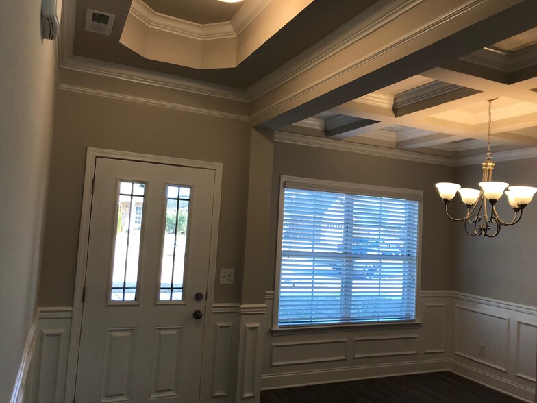 Building Photo - 8215 NW Stone Mill Dr