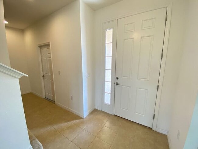 Building Photo - Carlisle Grand-120 Seville Dr Davenport, F...