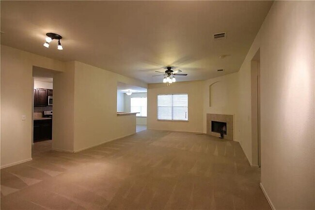 Building Photo - 125 Camelia Pkwy