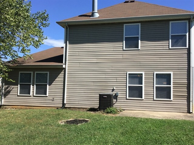 Building Photo - 2840 Meadow Gln